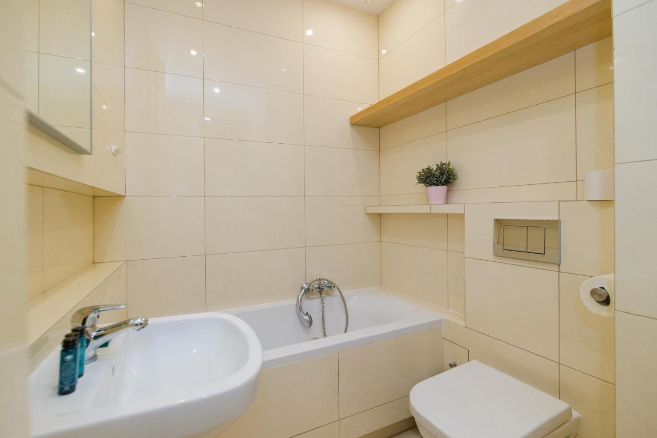 Shortstaypoland Plac Dabrowskiego B140 Warsaw Exterior photo